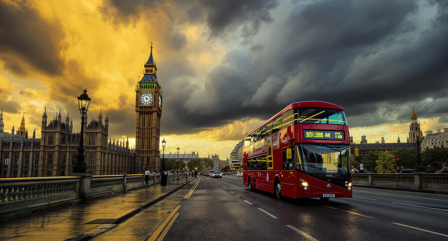 How to Buy a SIM Card at London (Heathrow) Airport in 2026