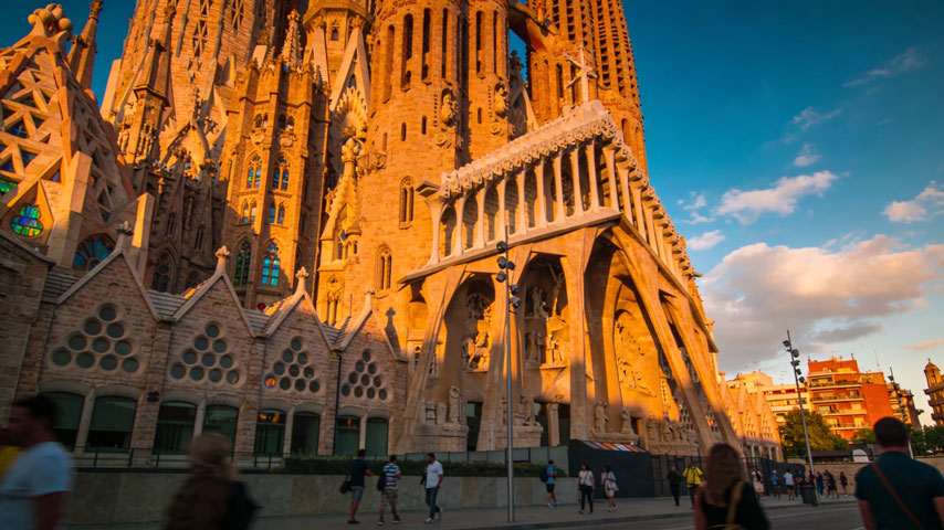 What to Do in Barcelona for 3 Days: Tapas, Beaches, and Everything In Between